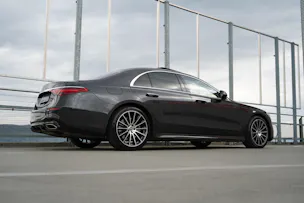 MERCEDES-BENZ S 500 4MATIC AMG LINE NIGHT 9G-TRONIC l 435 PS