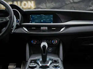 ALFA ROMEO Stelvio 2.2 JTDM Sprint Q4 AT8 *Assistenten*Sitzheizung*Lenkradheizung*
