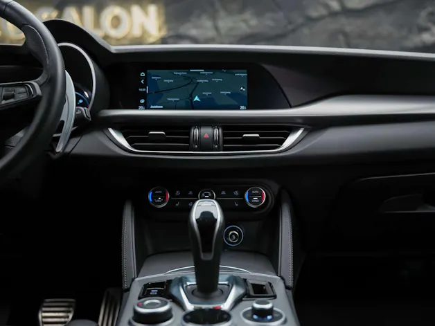 ALFA ROMEO Stelvio 2.2 JTDM Sprint Q4 AT8 *Assistenten*Sitzheizung*Lenkradheizung*