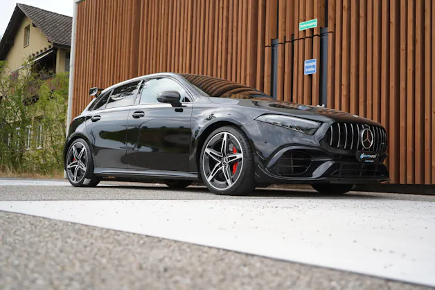 MERCEDES-BENZ A 45 S AMG 4MATIC+ SPEEDSHIFT AERO BLACK l 421 PS