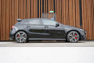 MERCEDES-BENZ A 45 S AMG 4MATIC+ SPEEDSHIFT AERO BLACK l 421 PS