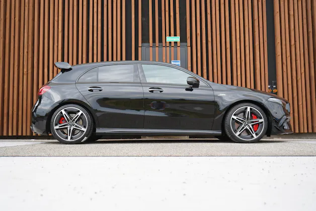 MERCEDES-BENZ A 45 S AMG 4MATIC+ SPEEDSHIFT AERO BLACK l 421 PS