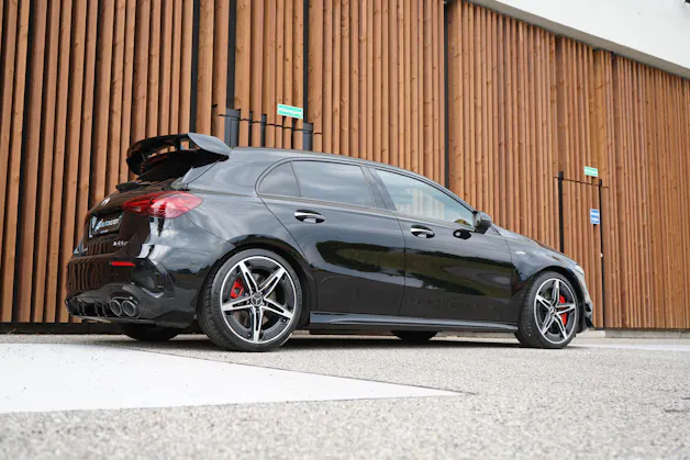 MERCEDES-BENZ A 45 S AMG 4MATIC+ SPEEDSHIFT AERO BLACK l 421 PS