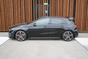MERCEDES-BENZ A 45 S AMG 4MATIC+ SPEEDSHIFT AERO BLACK l 421 PS