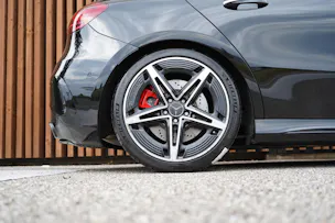 MERCEDES-BENZ A 45 S AMG 4MATIC+ SPEEDSHIFT AERO BLACK l 421 PS