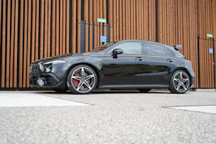 MERCEDES-BENZ A 45 S AMG 4MATIC+ SPEEDSHIFT AERO BLACK l 421 PS