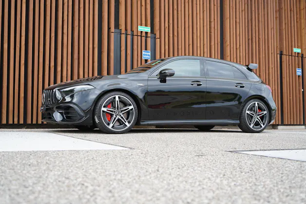 MERCEDES-BENZ A 45 S AMG 4MATIC+ SPEEDSHIFT AERO BLACK l 421 PS