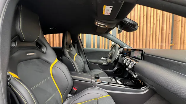 MERCEDES-BENZ A 45 S AMG 4MATIC+ SPEEDSHIFT AERO BLACK l 421 PS