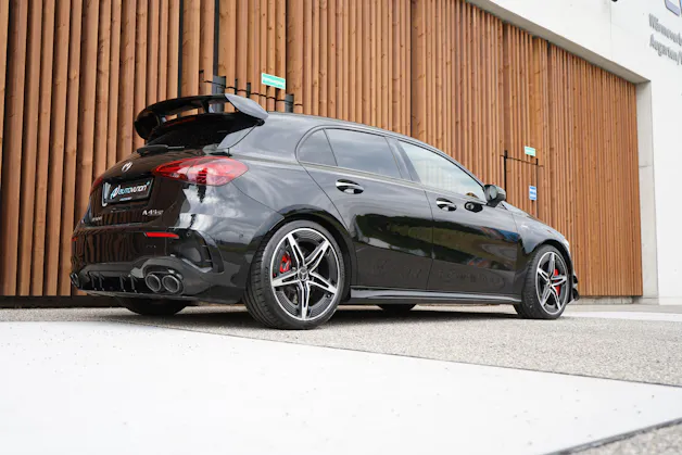 MERCEDES-BENZ A 45 S AMG 4MATIC+ SPEEDSHIFT AERO BLACK l 421 PS