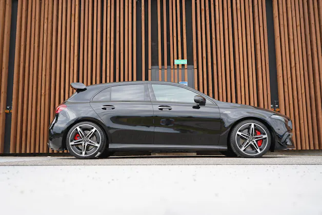 MERCEDES-BENZ A 45 S AMG 4MATIC+ SPEEDSHIFT AERO BLACK l 421 PS