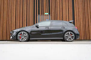 MERCEDES-BENZ A 45 S AMG 4MATIC+ SPEEDSHIFT AERO BLACK l 421 PS