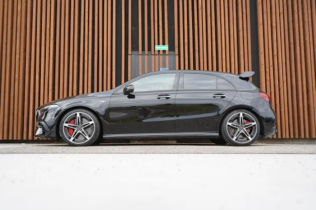 MERCEDES-BENZ A 45 S AMG 4MATIC+ SPEEDSHIFT AERO BLACK l 421 PS