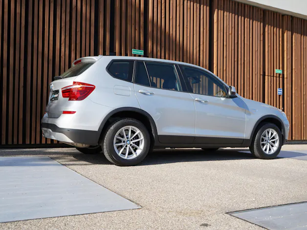 BMW X3 xDRIVE 20i STEPTRONIC l 184 PS