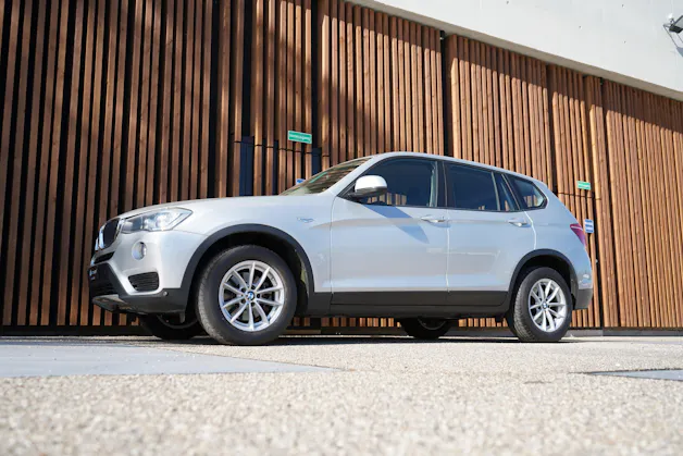 BMW X3 xDRIVE 20i STEPTRONIC l 184 PS