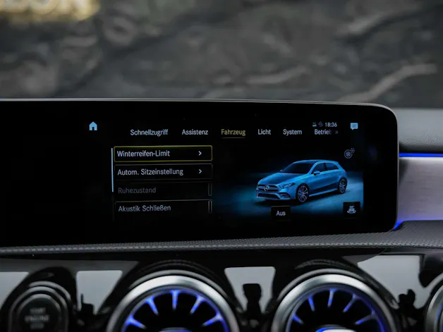 MERCEDES-BENZ A 35 AMG 4Matic Speedshift *CH -Fahrzeug*Panorama*Burmester*El. Sitze mit Memory*