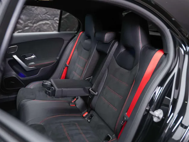 MERCEDES-BENZ A 35 AMG 4Matic Speedshift *CH -Fahrzeug*Panorama*Burmester*El. Sitze mit Memory*