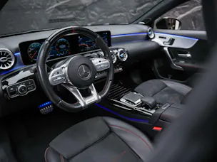 MERCEDES-BENZ A 35 AMG 4Matic Speedshift *CH -Fahrzeug*Panorama*Burmester*El. Sitze mit Memory*