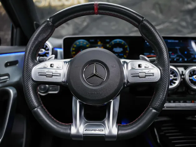 MERCEDES-BENZ A 35 AMG 4Matic Speedshift *CH -Fahrzeug*Panorama*Burmester*El. Sitze mit Memory*
