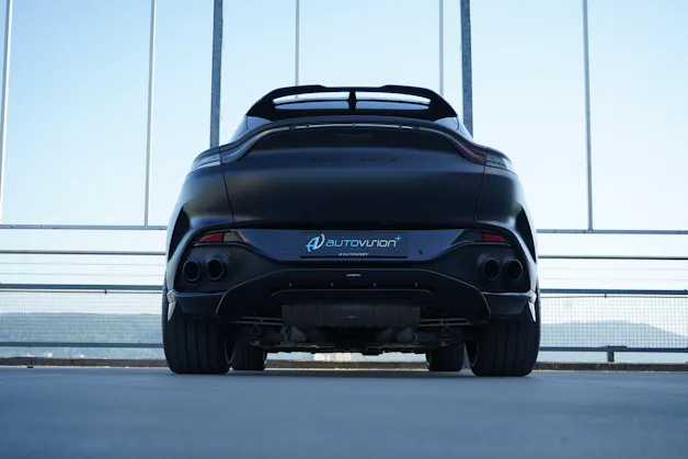 ASTON MARTIN DBX 707 4.0 V8 BI-TURBO BLACK l 707 PS
