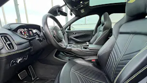 ASTON MARTIN DBX 707 4.0 V8 BI-TURBO BLACK l 707 PS