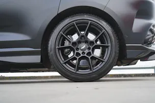 ASTON MARTIN DBX 707 4.0 V8 BI-TURBO BLACK l 707 PS