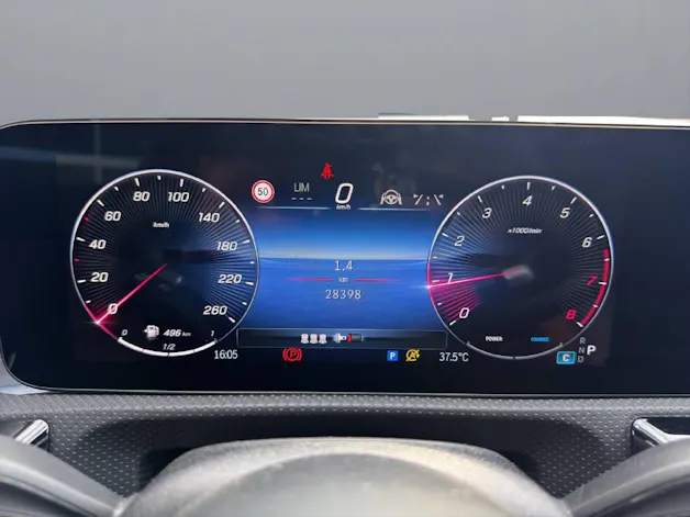 MERCEDES-BENZ A 250 AMG Line 4m