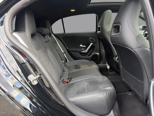 MERCEDES-BENZ A 250 AMG Line 4m