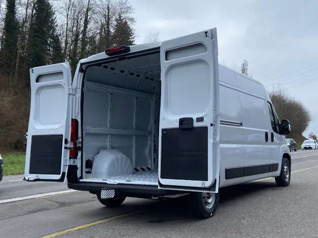 OPEL Movano 2.2 d 3,5t L3H2 180PS AHK