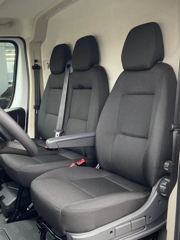 OPEL Movano 2.2 d 3,5t L3H2 180PS AHK