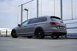 VW PASSAT VARIANT 2.0 TSI R-LINE EDITION BLACK 4MOTION DSG l 272 PS