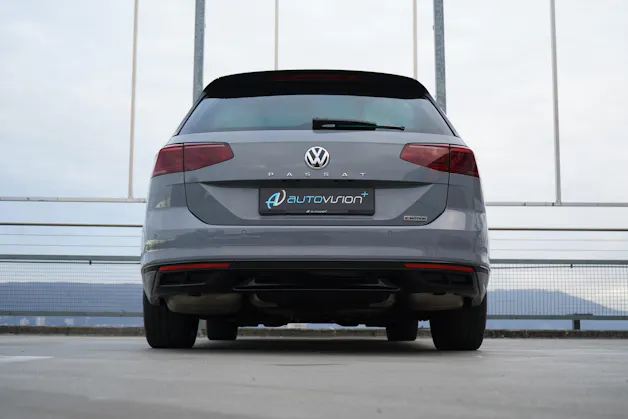 VW PASSAT VARIANT 2.0 TSI R-LINE EDITION BLACK 4MOTION DSG l 272 PS