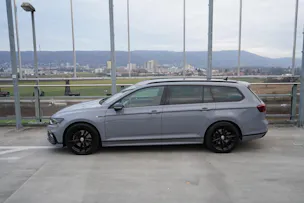 VW PASSAT VARIANT 2.0 TSI R-LINE EDITION BLACK 4MOTION DSG l 272 PS