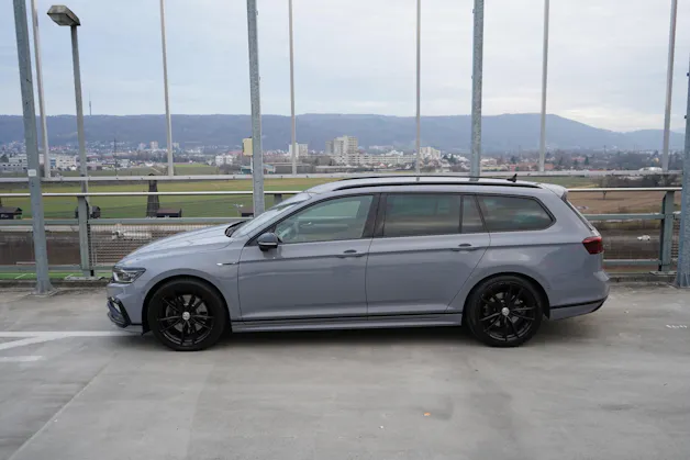 VW PASSAT VARIANT 2.0 TSI R-LINE EDITION BLACK 4MOTION DSG l 272 PS
