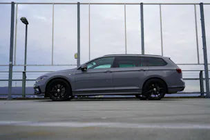 VW PASSAT VARIANT 2.0 TSI R-LINE EDITION BLACK 4MOTION DSG l 272 PS