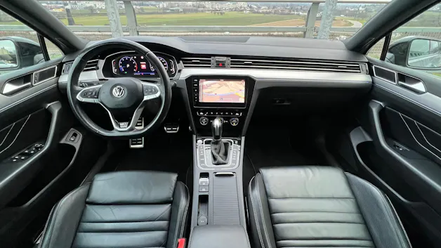 VW PASSAT VARIANT 2.0 TSI R-LINE EDITION BLACK 4MOTION DSG l 272 PS
