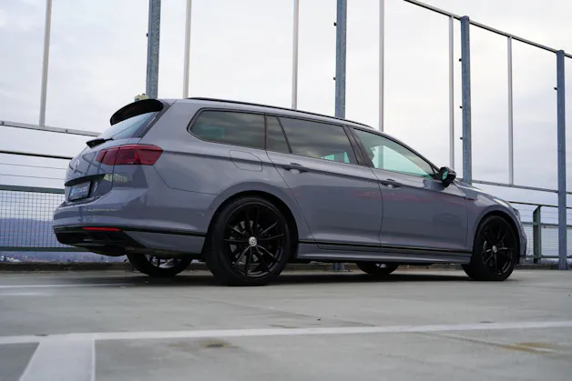 VW PASSAT VARIANT 2.0 TSI R-LINE EDITION BLACK 4MOTION DSG l 272 PS