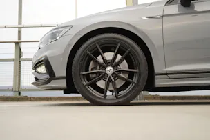 VW PASSAT VARIANT 2.0 TSI R-LINE EDITION BLACK 4MOTION DSG l 272 PS