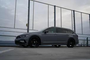 VW PASSAT VARIANT 2.0 TSI R-LINE EDITION BLACK 4MOTION DSG l 272 PS