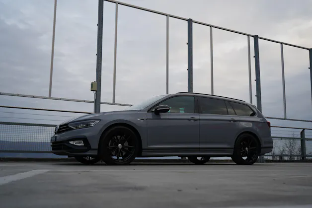 VW PASSAT VARIANT 2.0 TSI R-LINE EDITION BLACK 4MOTION DSG l 272 PS