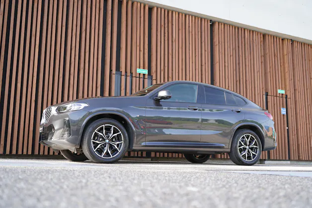 BMW X4 xDRIVE 48V 30i M SPORT PLUS STEPTRONIC l 245 PS