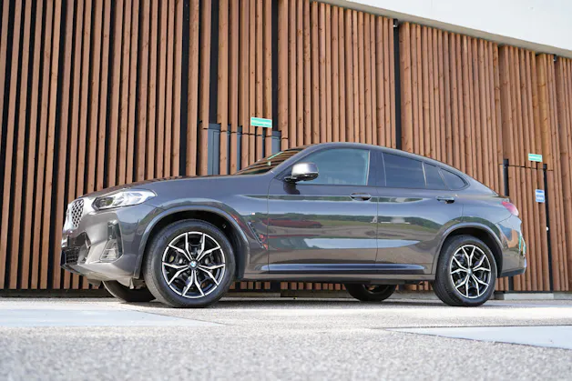 BMW X4 xDRIVE 48V 30i M SPORT PLUS STEPTRONIC l 245 PS