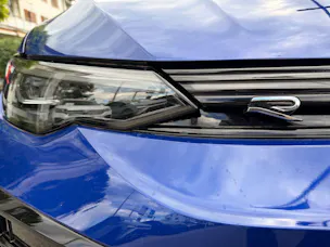 VW Golf Variant 2.0 TSI 333 PS 4MOTION R BLACK STYLE *** PANORAMAGLASDACH & LEDER VIENNA ***