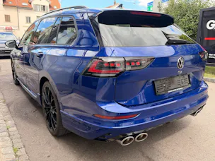 VW Golf Variant 2.0 TSI 333 PS 4MOTION R BLACK STYLE *** PANORAMAGLASDACH & LEDER VIENNA ***