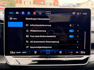 VW Golf Variant 2.0 TSI 333 PS 4MOTION R BLACK STYLE *** PANORAMAGLASDACH & LEDER VIENNA ***