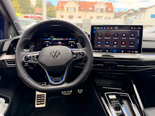VW Golf Variant 2.0 TSI 333 PS 4MOTION R BLACK STYLE *** PANORAMAGLASDACH & LEDER VIENNA ***