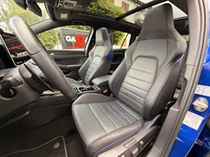 VW Golf Variant 2.0 TSI 333 PS 4MOTION R BLACK STYLE *** PANORAMAGLASDACH & LEDER VIENNA ***