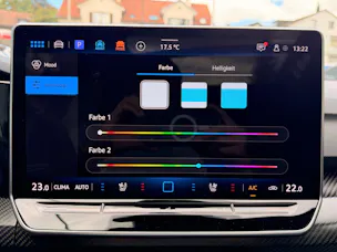 VW Golf Variant 2.0 TSI 333 PS 4MOTION R BLACK STYLE *** PANORAMAGLASDACH & LEDER VIENNA ***