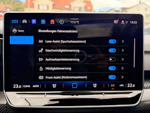 VW Golf Variant 2.0 TSI 333 PS 4MOTION R BLACK STYLE *** PANORAMAGLASDACH & LEDER VIENNA ***