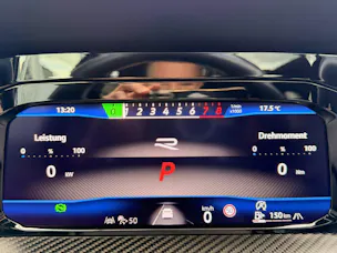 VW Golf Variant 2.0 TSI 333 PS 4MOTION R BLACK STYLE *** PANORAMAGLASDACH & LEDER VIENNA ***