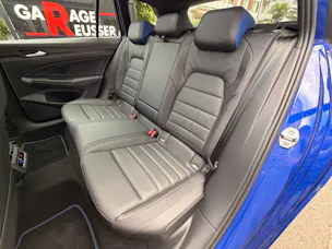 VW Golf Variant 2.0 TSI 333 PS 4MOTION R BLACK STYLE *** PANORAMAGLASDACH & LEDER VIENNA ***